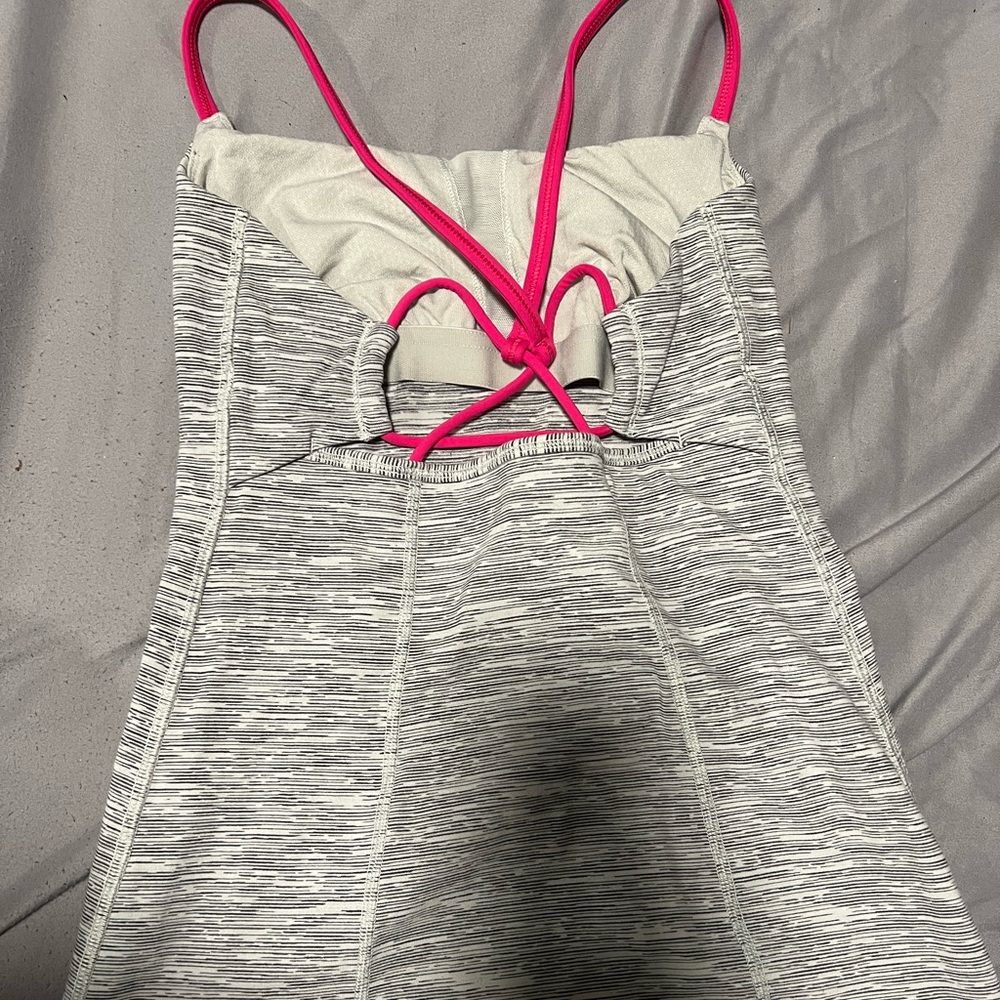 Lululemon workout tank - Size 4